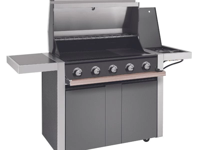 Beefeater 5-Burner Barbeque 3 Beefeater 5-Burner Barbeque