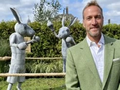 Boxing Hares 24 Boxing Hares -Garden Comfort Shop ben fogle xl