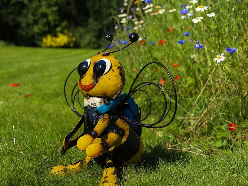 Buzzy Bee Planter 8 Buzzy Bee Planter - Image 6