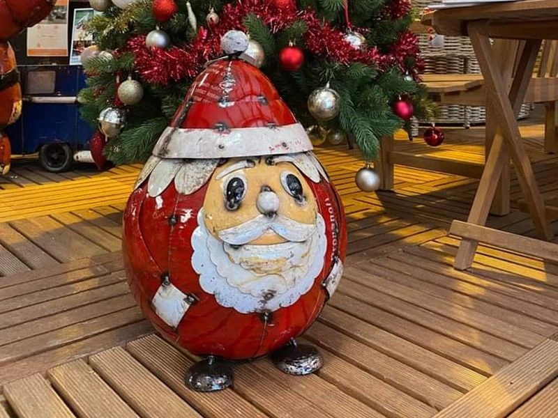 Festive Large Santa With Beverage Tub 6 Festive Large Santa With Beverage Tub - Image 4