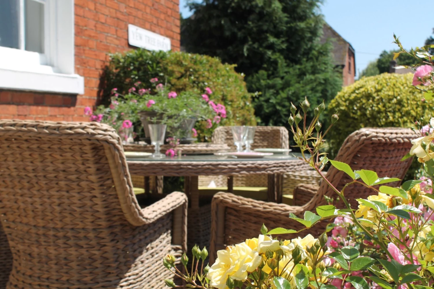 Montana Round Dining Table 10 Montana Round Dining Table - Image 8