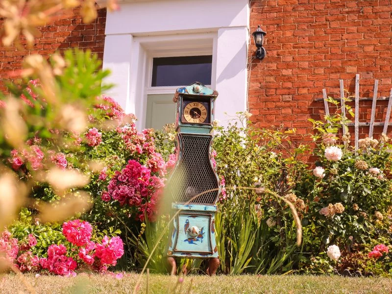 Tic Toc The Clock 5 Tic Toc The Clock - Image 3