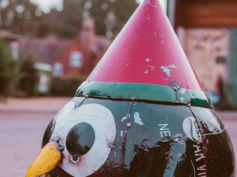 Festive Penguin Sculpture Small 9 Festive Penguin Sculpture Small - Image 7