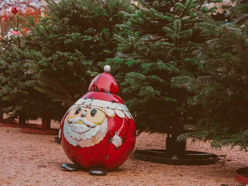 Festive Santa Sculpture Large 4 Festive Santa Sculpture Large - Image 2