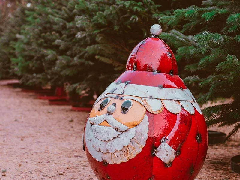 Festive Santa Sculpture Large 5 Festive Santa Sculpture Large - Image 3