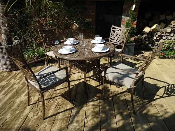 Leaf 106cm Dia Table 3 Leaf 106cm Dia Table