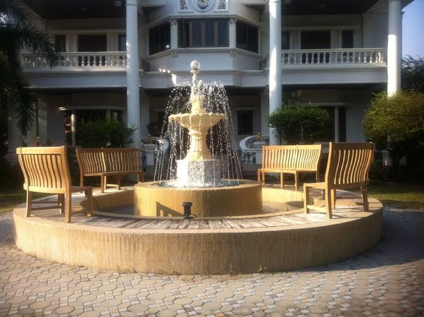 Malvern Curved Bench | FSC® Certified 6 Malvern Curved Bench | FSC® Certified - Image 4