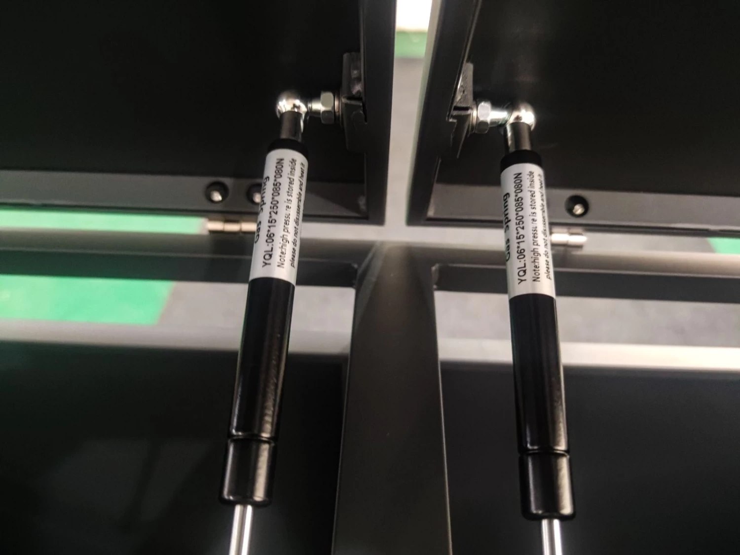 Galvanized Steel Wheelie Bin Cover | Triple | PRE-ORDER 7 Galvanized Steel Wheelie Bin Cover | Triple | PRE-ORDER - Image 5