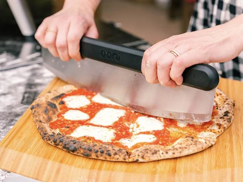 16" Bamboo Pizza Peel | Ooni Range 6 16" Bamboo Pizza Peel | Ooni Range - Image 4