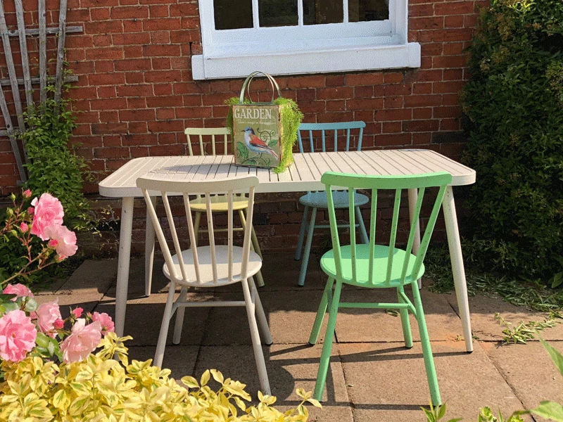 Retro Café 4 Chair Set 3 Retro Café 4 Chair Set