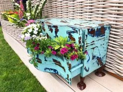 Suzy Planter -Garden Comfort Shop suzychats2xl 1